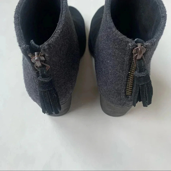 Toms Lacy Ankle Bootie Black and Grey Tassle Zipper Size 6.5 - Picture 10 of 13